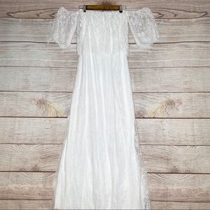 White lace maternity gown with train. Size M
